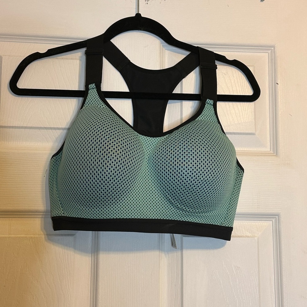 Victoria's‎ Secret Black and Green Sports Bra Intimates